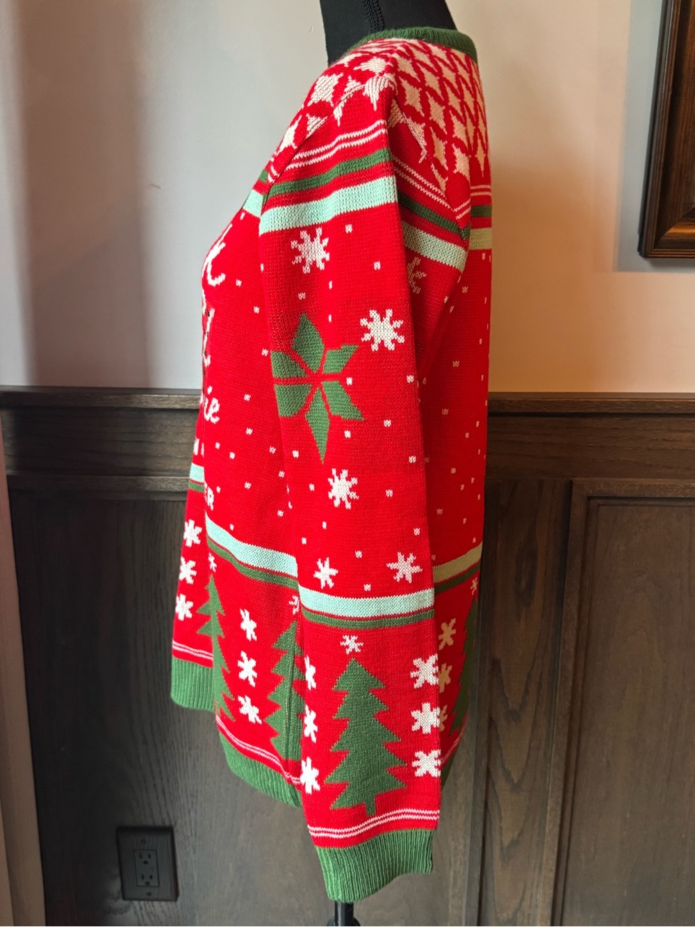Hallmark Channel Christmas Ugly Sweater Movie Watching Sweater large NWT - Picture 2 of 8